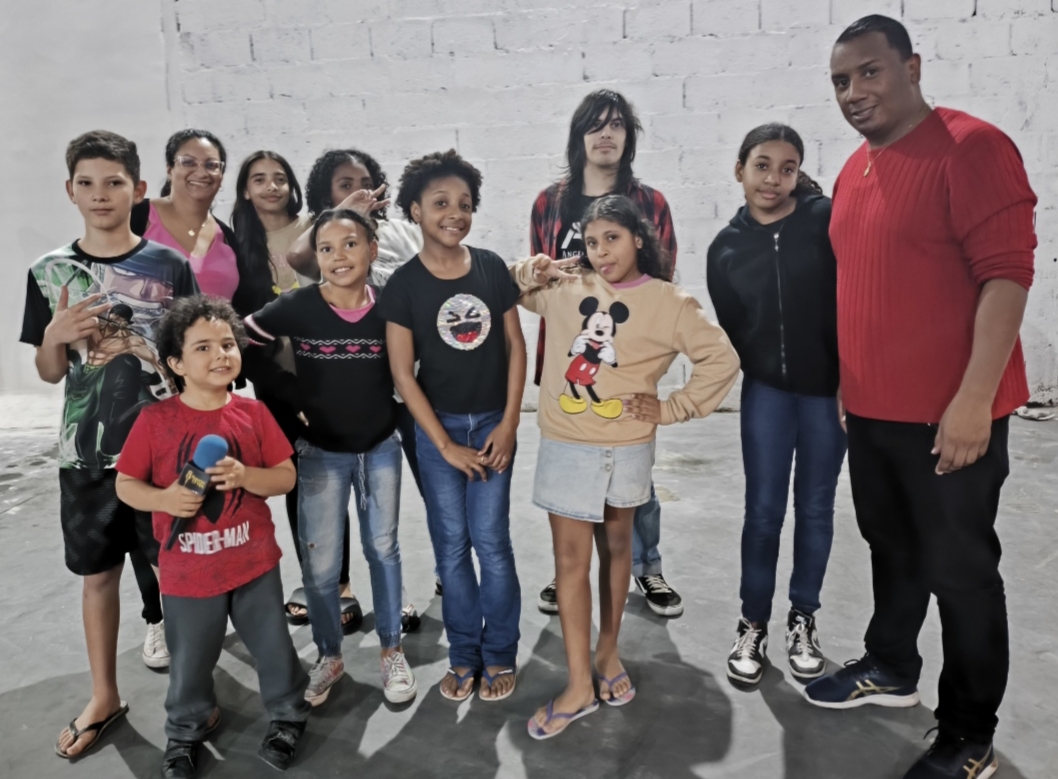 Instituto MC Guimê Transforma Vidas Através do Projeto 'Desenvolver com Música'