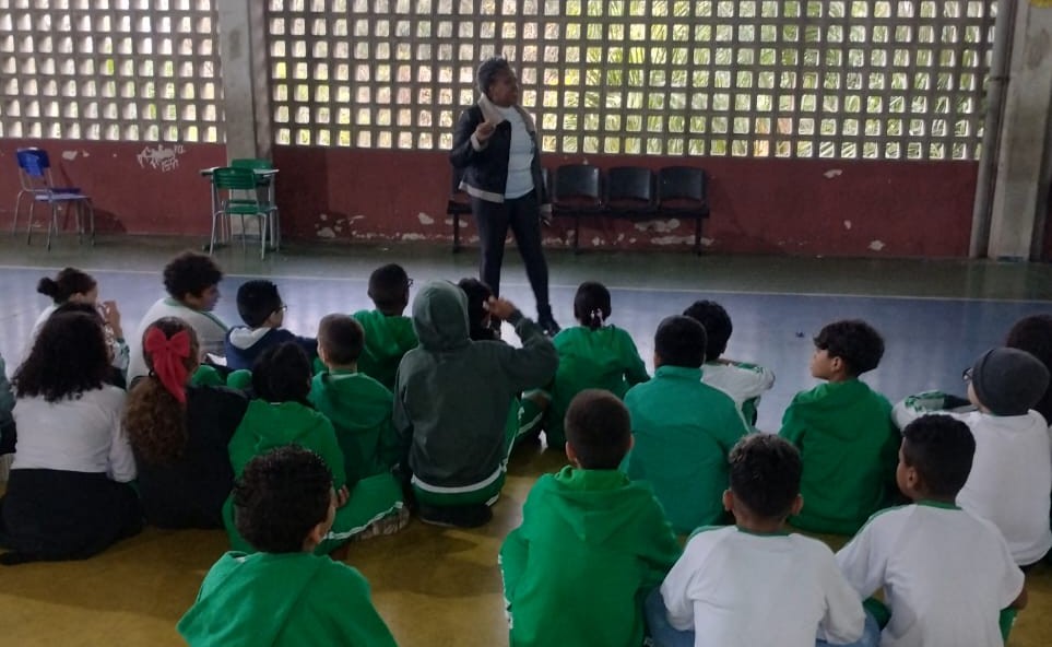 Alunos da Escola Messias Gonçalves visitam a E.E. Jardim Santa Maria III em ação de acolhimento
